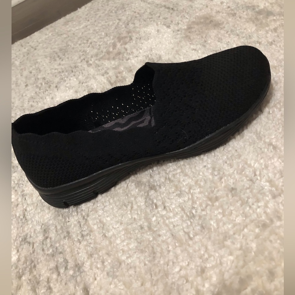 Skechers Classic Fit Slip-on shoes Women's Size 7.5